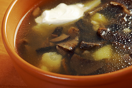 家做蘑菇汤薏米木材蔬菜美食食物奶油土豆午餐常委勺子图片