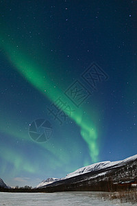 山后面的北极光北极星宇宙星星地磁星系荒野峡湾冷冻太阳风极光图片
