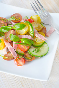 新鲜沙拉叶子小吃胡椒饮食维生素服务黄瓜美食环境午餐图片
