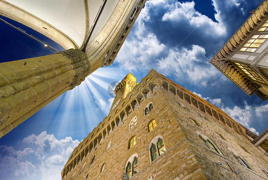 佛罗伦萨的和旅行宫殿历史性艺术建筑镜子历史雕像游客城堡图片