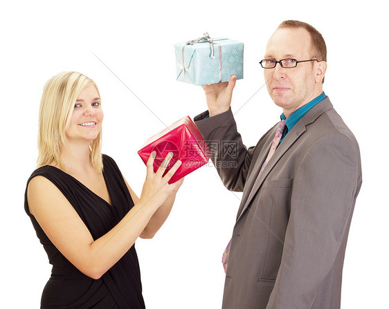 有两个商务人士送礼物给两个商务人士新年公司成功喜悦惊喜男人洗礼婚礼投掷进步图片