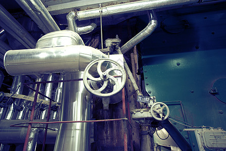 在现代工业中发现的设备 电缆和管道压力机械燃料机器梯子压力计实验蒸汽实验室活力图片