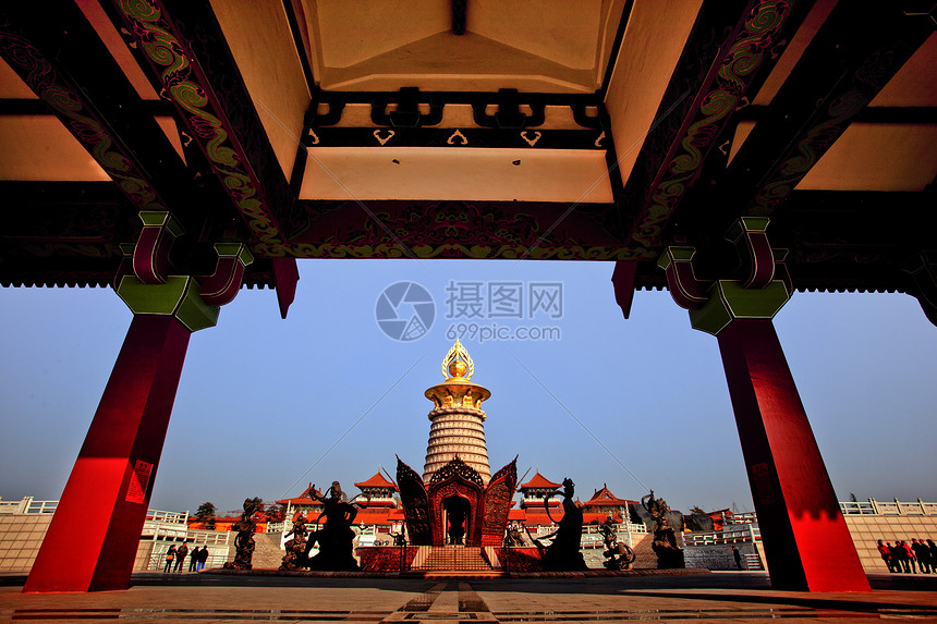 建筑结构架构游客植被宗教旅游树木公园寺庙历史风景蓝天图片