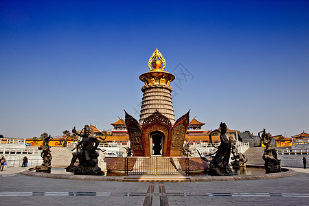 建筑结构架构树木寺庙游客公园宗教风景旅游绿色蓝天历史图片