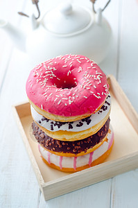 甜甜甜圈 不同于甜甜圈小雨食物育肥油炸小吃面包糕点蛋糕冰镇巧克力图片