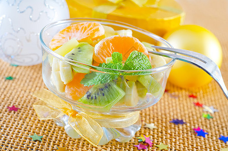 水果沙拉甜点营养饮食奇异果橙子食物柚子香蕉玻璃午餐图片