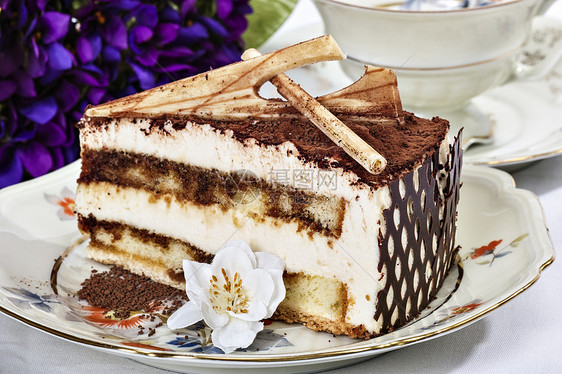 蒂拉米苏奶油蛋糕盘子巧克力杯子甜点图片