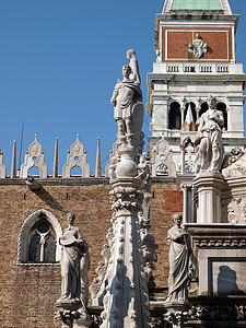 威尼斯Doge宫庭院雕像首都拱廊柱子宫殿游客旅行石头天炉穹顶图片