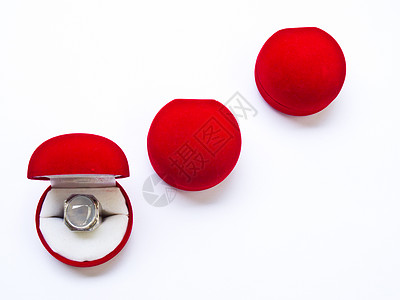 白背景孤立的圆圆圆红首饰箱珠宝盒子周年戒指钻石婚姻婚礼展示宝藏纪念日图片