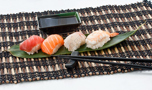寿司午餐菜单饮食家电食欲托盘餐厅鱼粉海藻美食图片