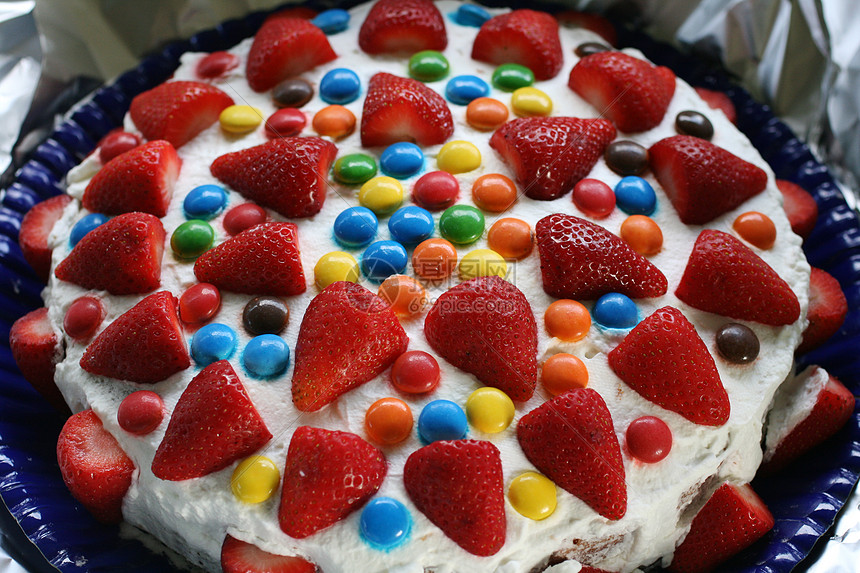 草莓蛋糕糖果美食甜点托盘管理蛋糕水果面团奶油糕点图片