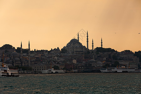 伊斯坦布尔穿越博斯普鲁海峡的游轮历史建筑遗产景观建筑物建筑学金角房子文化吸引力图片