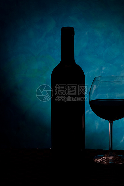 意大利葡萄酒的月光酒杯生产青色饮料传统酒侍酒精剪影眼镜图片