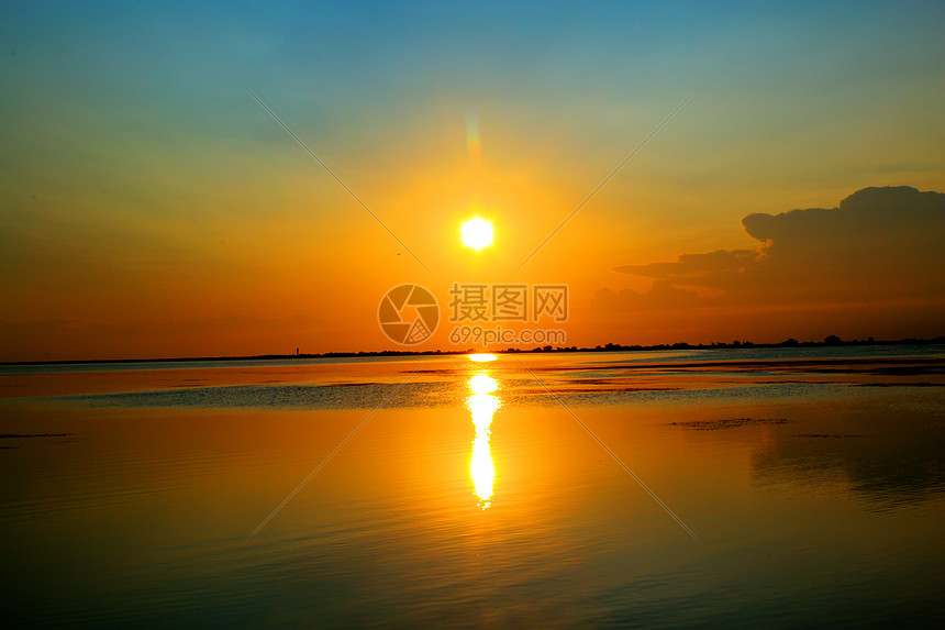 海上日出海洋海岸线海岸天空支撑假期风景旅游晴天海景图片