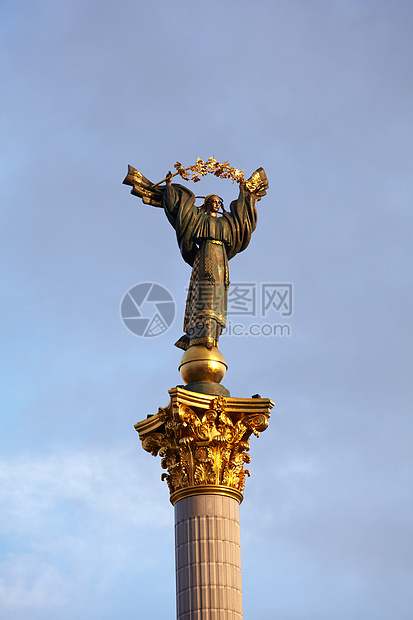 基辅独立广场一栏葶苈柱子首都纪念碑正方形艺术雕塑旅游地标旅行图片