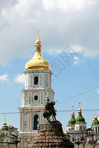 乌克兰著名的赫特曼博格丹赫梅尼茨基纪念碑上帝大教堂金子地标城市历史圆顶教会文化蓝色图片