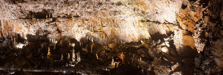 巨洞 斯哥尼科 里雅斯特阴影洞穴学石头旅行雨水编队石笋反射勘探洞穴图片