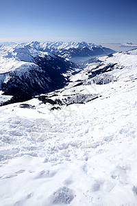 滑雪单板法国阿尔卑斯山运动高度风景高山全景滑雪冻结冰川阳光阴霾背景