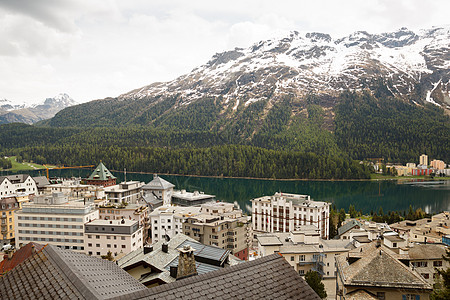 瑞士圣莫里茨村庄旅游岩石全景山脉天空蓝色高山房子丘陵图片