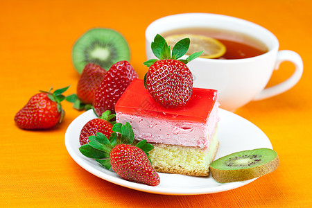 柠檬茶 基威茶 蛋糕和草莓水果奢华杯子浆果糖果巧克力糕点坚果叶子奇异果图片