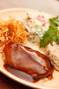 有酱汁的鸭翅家禽手指食物水牛鸭子油炸盘子餐厅敷料翅膀图片