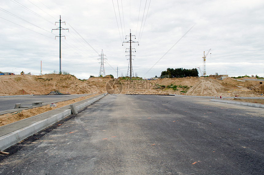 公路铺沥青路建设工地图片