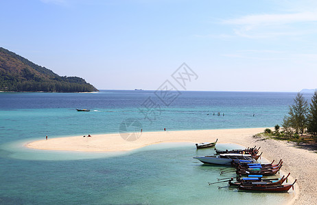 泰国利佩岛清水和蓝天空地平线海洋珊瑚海岸蓝色天堂旅游旅行运输热带图片
