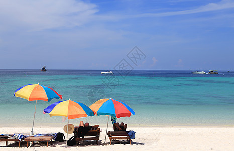 泰国利佩岛的海滩家具组装悬崖海岸娱乐假期热带珊瑚旅行天空情调异国图片