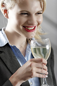 妇女饮酒套装庆典俱乐部饮料休息女性女士工作微笑玻璃图片