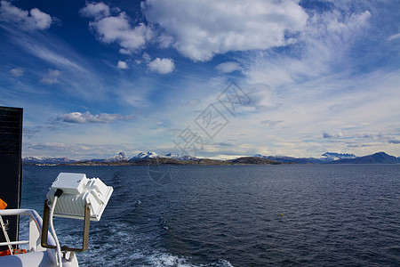 挪威海岸天空海洋风景海岸线山脉巡航渡船航行全景晴天图片