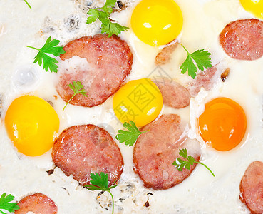 鸡蛋和香肠产品红色黄色白色食物蛋黄午餐美食香菜火腿图片