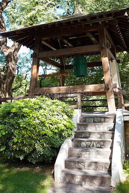 绿树背景的日本钟声中橙子文化观光寺庙兴趣神道神社建筑佛教徒入口图片
