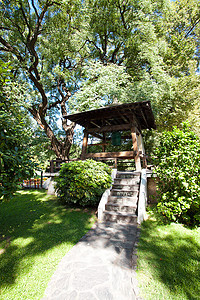 绿树背景的日本钟声中神社神道兴趣入口历史寺庙景点清水文化地标图片