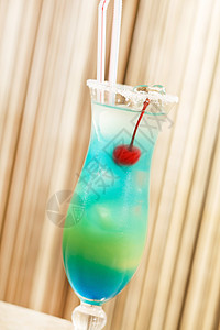 蓝色鸡尾酒加樱桃椰子工作室情调宏观美食可可饮料异国稻草食物图片