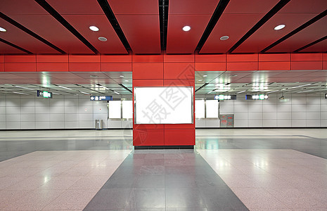 现代大楼内空白的广告广告人行道火车商业建筑物城市庇护所日光街道木板图片