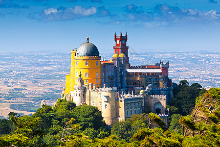 葡萄牙辛特拉遗产爬坡道世界遗产全景地标黄色城堡蓝色建筑历史图片