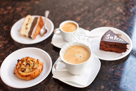 蛋糕甜品咖啡加蛋糕咖啡馆奶油水果巧克力棕色甜点茶壶食物白色牛奶背景
