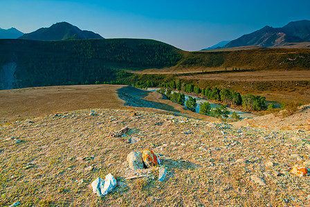 岩石山谷 俄罗斯阿尔泰山石头旅游地平线土地天空旅行死亡场景风景地形图片