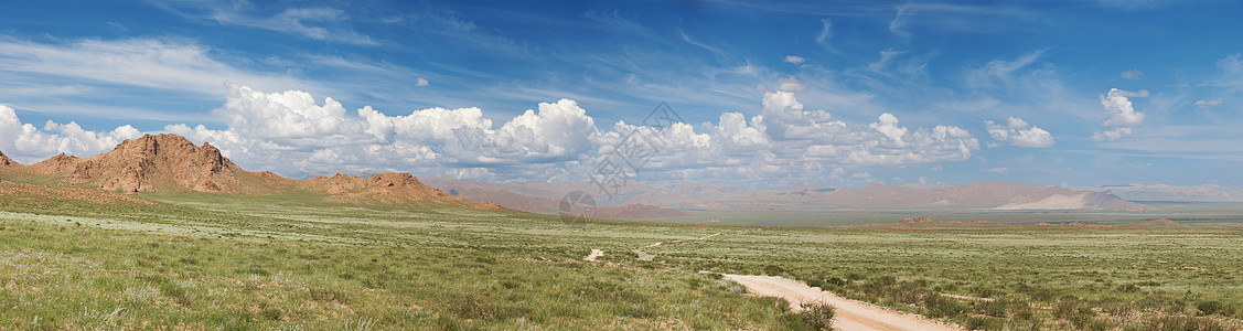 Altai山脉 美丽的高地景观 蒙古山脉天空山腰爬坡土地岩石顶峰场景地形全景图片