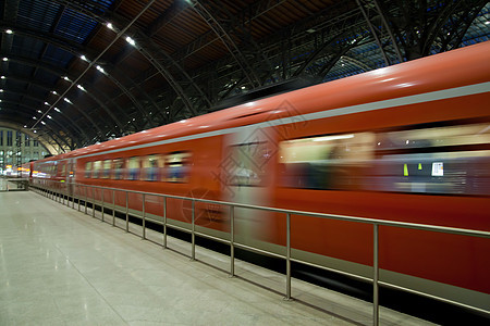 火车出发机车摄影大厅铁路旅客路口列车车站地区平台图片