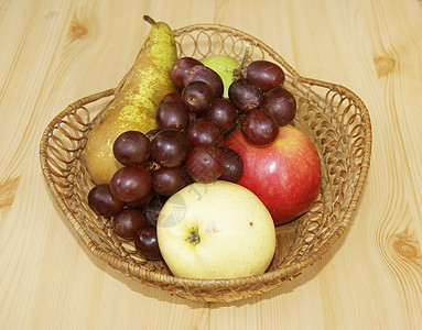 篮子桌上水果图片