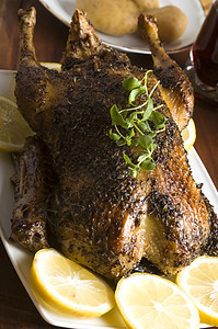 烤鸭白色动物熏制家禽小鸭子炙烤棕色烧烤身体美食图片