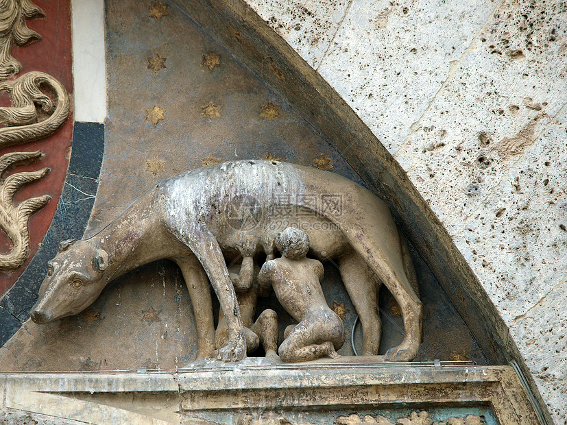 锡耶纳镇上的徽章母狼在喂婴儿罗穆卢斯和雷姆斯地方食者拱形正方形纹章会议广场建筑学田野图片