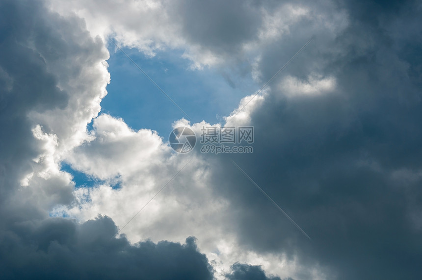 蓝蓝天空蓝色天气太阳自由阳光气象天堂场景风景晴天图片