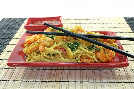面食加亚虾虾蔬菜食物炒锅盘子绿色大葱炒面筷子美食炒菜图片