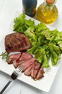 烤肉红色牛肉烧烤午餐营养沙拉绿色脊肉香醋饮食图片