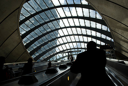扶梯火车市中心旅行车站反射金融商业首都办公室码头图片