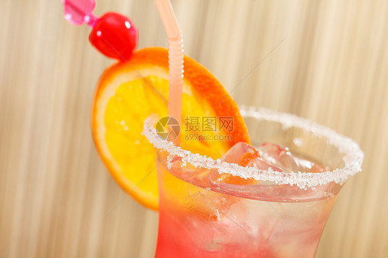 橙色鸡尾酒热带玻璃假期红色水果酒吧白色奢华橙子游客图片