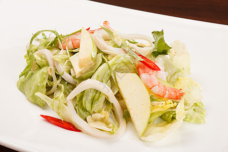 沙拉加卡拉马里沙拉和虾营养食物午餐贝类盘子美食鱿鱼熟食沙拉餐厅图片