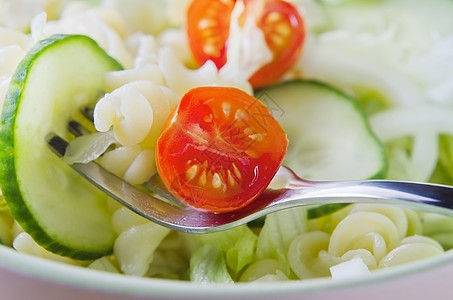 面食和沙拉贴近营养绿色水平小吃横向宏观饮食螺丝冲孔方向图片